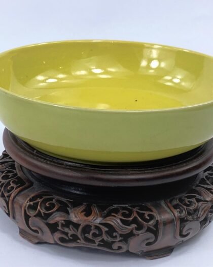 Chinese imperial yellow glaze shallow bowl, Qianlong mark