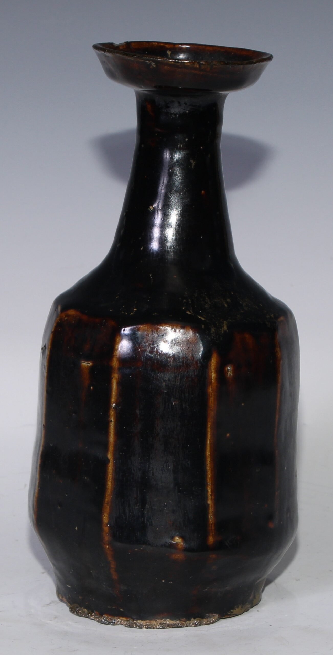 Korean panelled mallet-shaped bottle vase, mottled brown glaze — detail 2