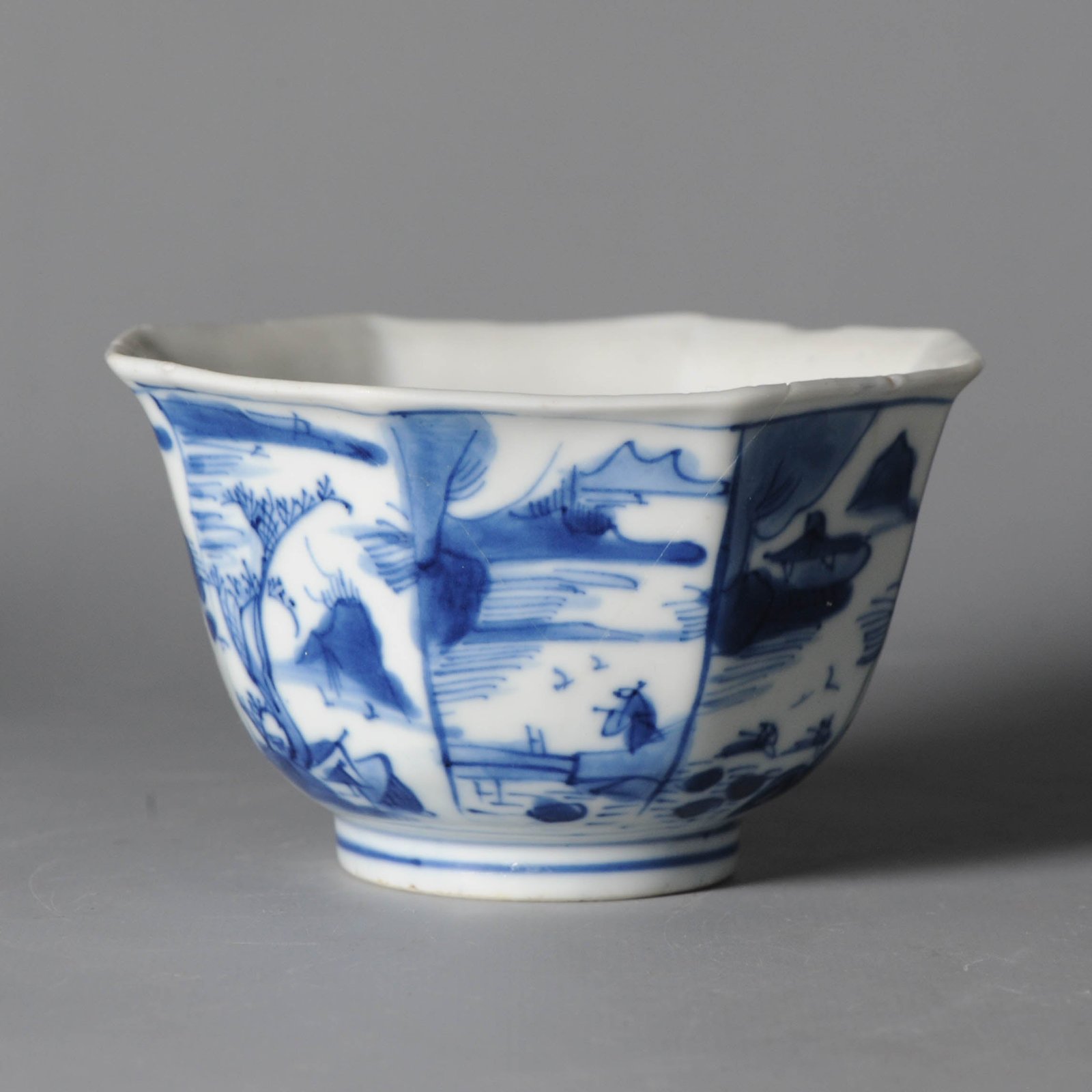 Rare 17th-century Ming Transitional bowl with landscape compartments — detail 6