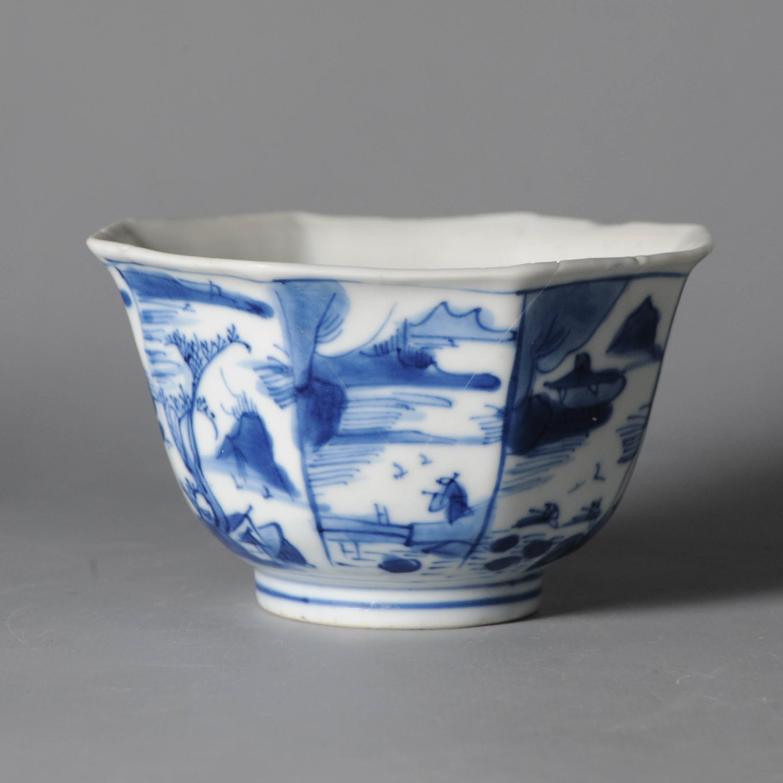 Rare 17th-century Ming Transitional bowl with landscape compartments