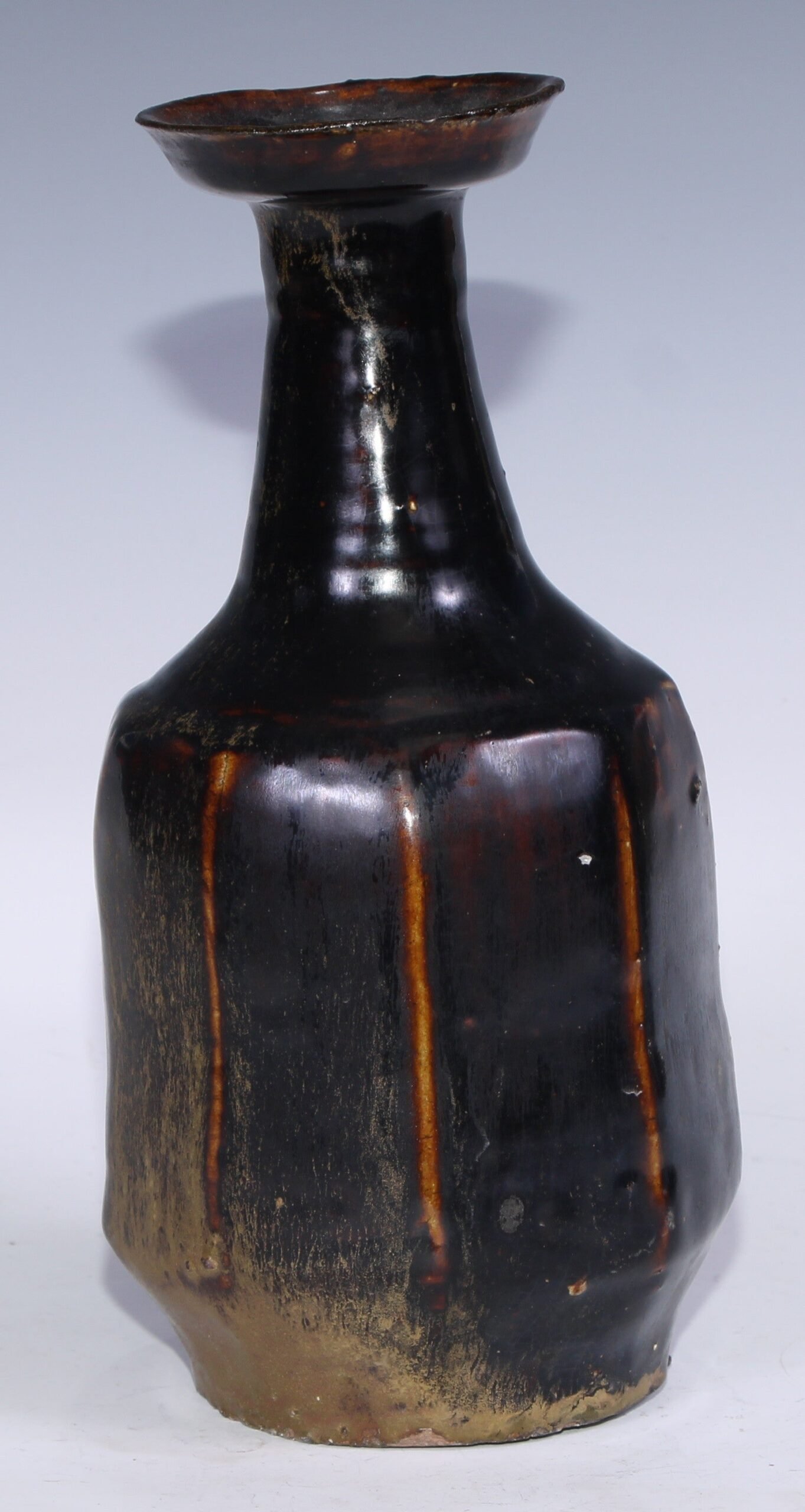 Korean panelled mallet-shaped bottle vase, mottled brown glaze — detail 1