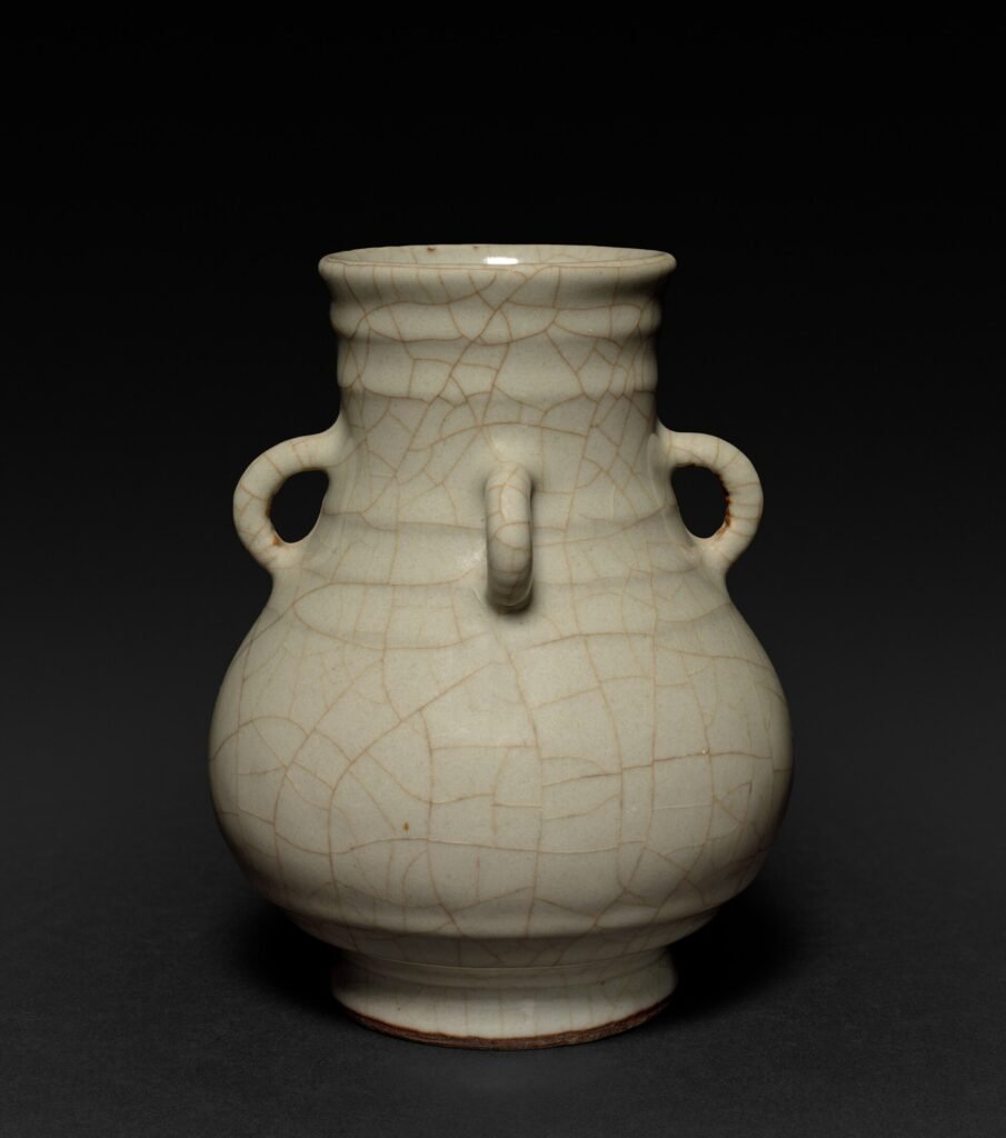 Small Guan-type vase with crackled glaze, Qing dynasty, 1700s. Cleveland Museum of Art, accession 1970.139, CC0.