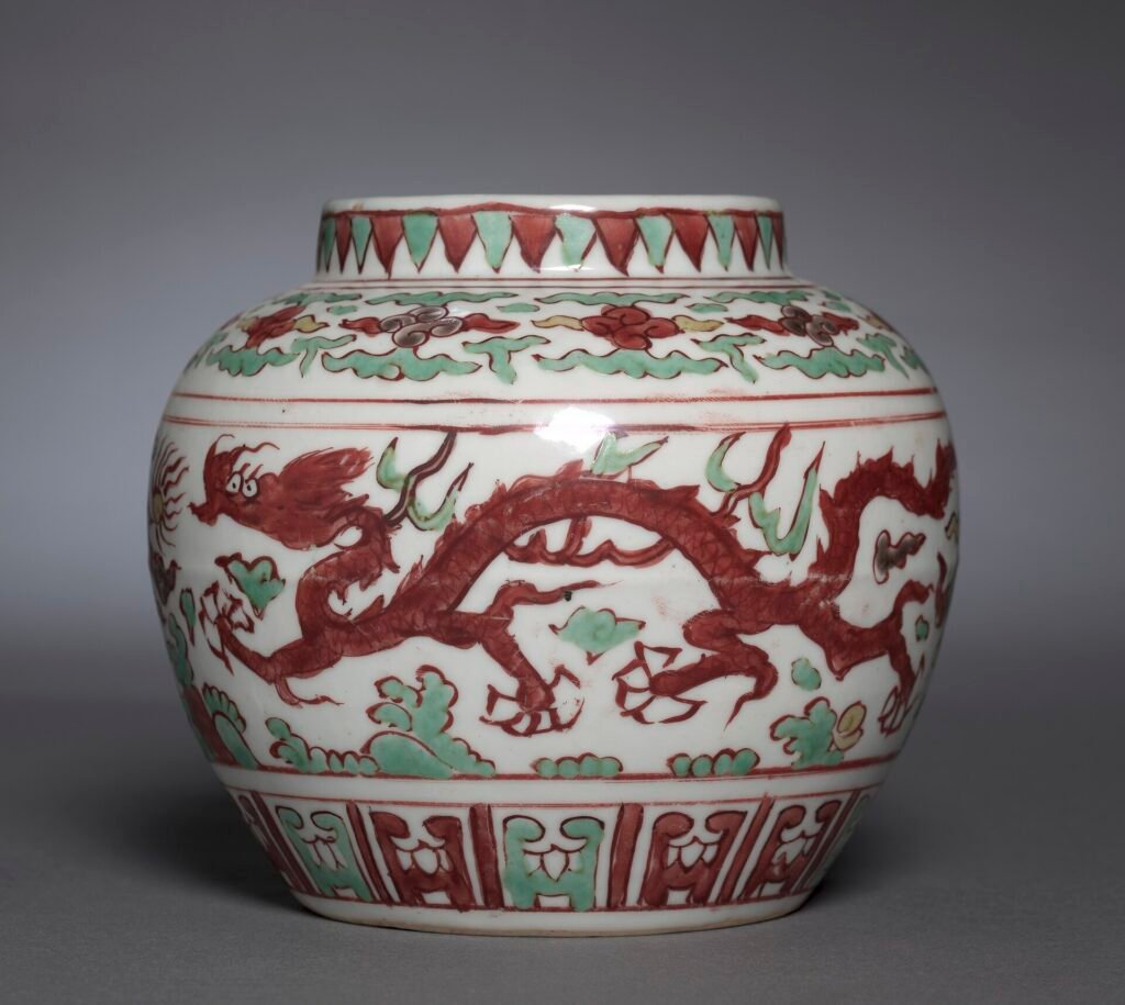 Jar with dragons pursuing flaming jewels, Jingdezhen, Jiajing mark and reign 1522 to 1566. Cleveland Museum of Art, accession 1989.291.