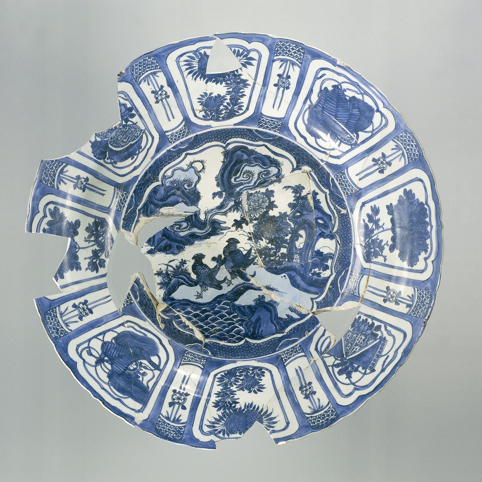 Shipwreck cargo porcelain: the cargoes, the sea-wear, and the part dealers skip