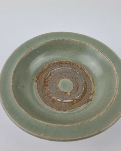 Small Longquan dish, Song dynasty
