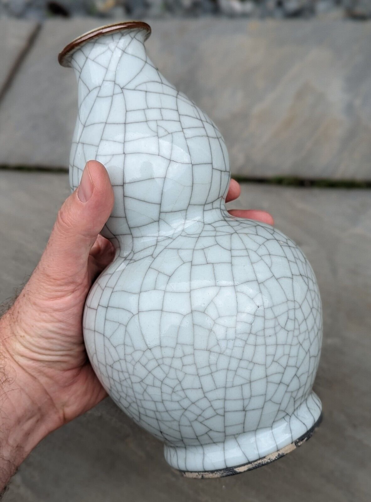 Chinese porcelain Ge/Guan crackle glaze double gourd vase, 18th–19th century — detail 1