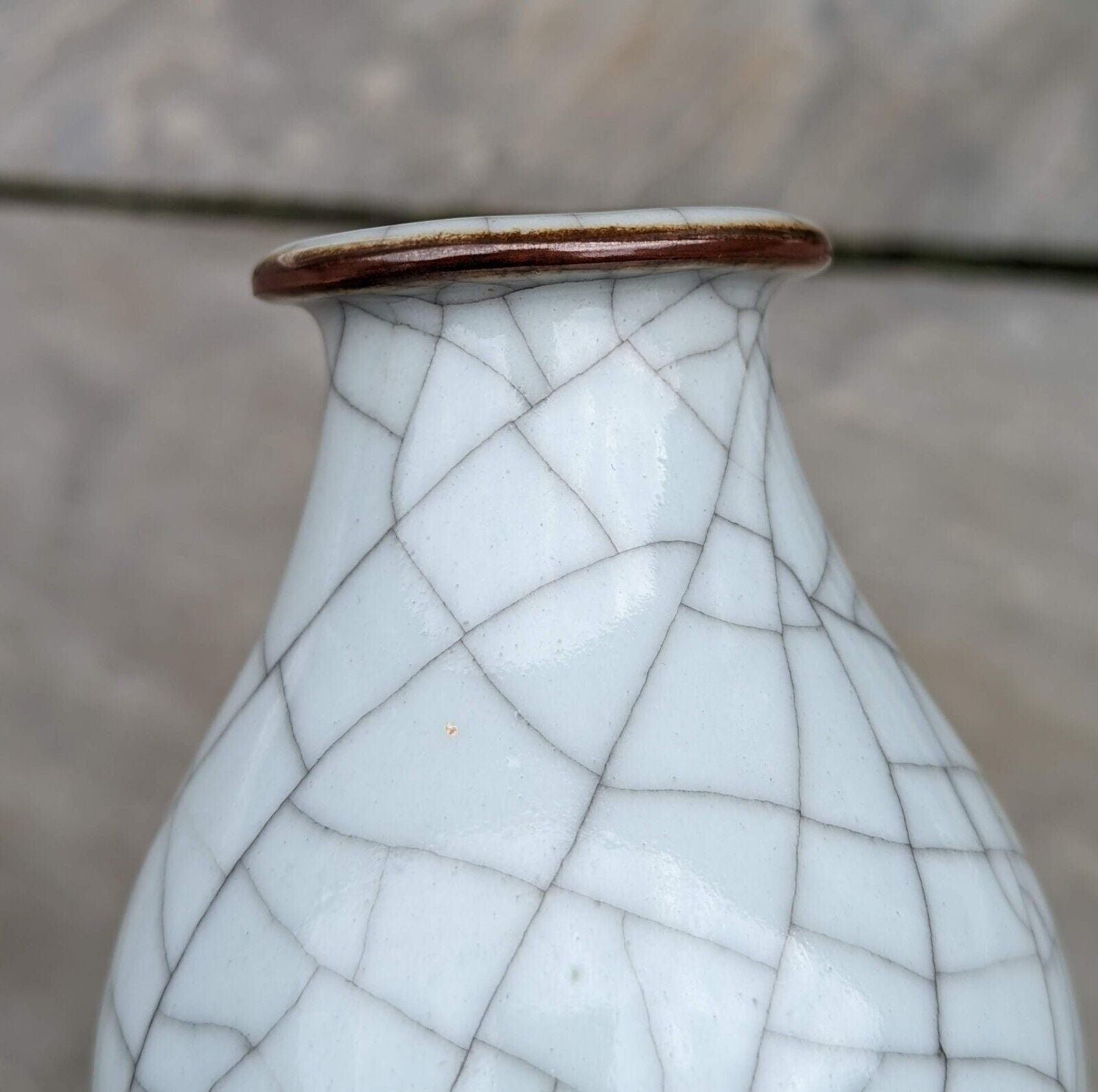 Chinese porcelain Ge/Guan crackle glaze double gourd vase, 18th–19th century — detail 6