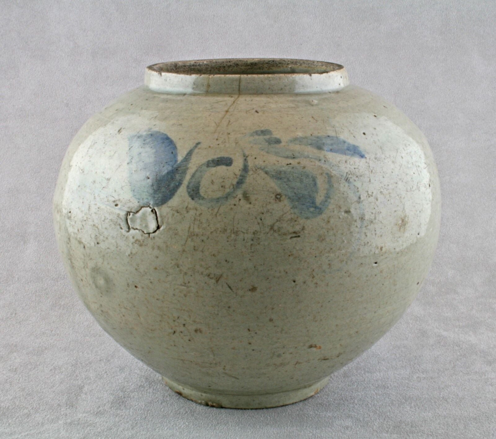 Korean moon jar, used as a mizusashi for the Japanese tea ceremony, 18th century Joseon