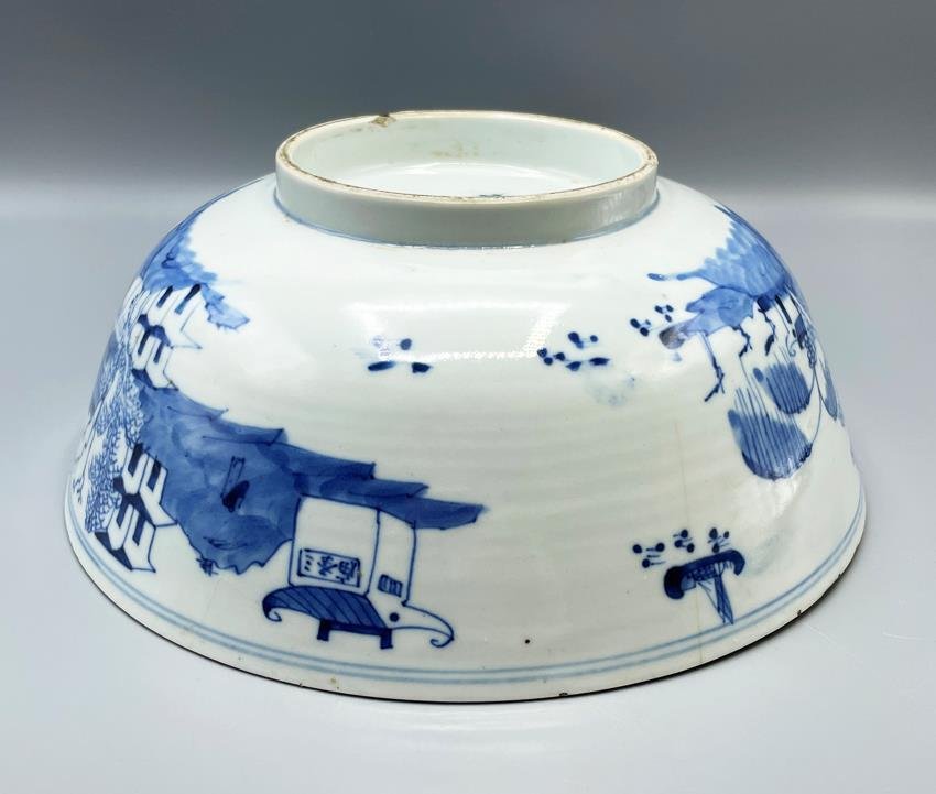 Chinese blue and white bowl with city wall design, Kangxi mark and period — detail 7