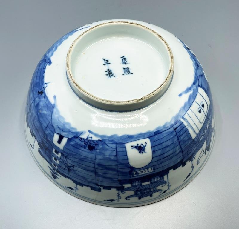Chinese blue and white bowl with city wall design, Kangxi mark and period — detail 9